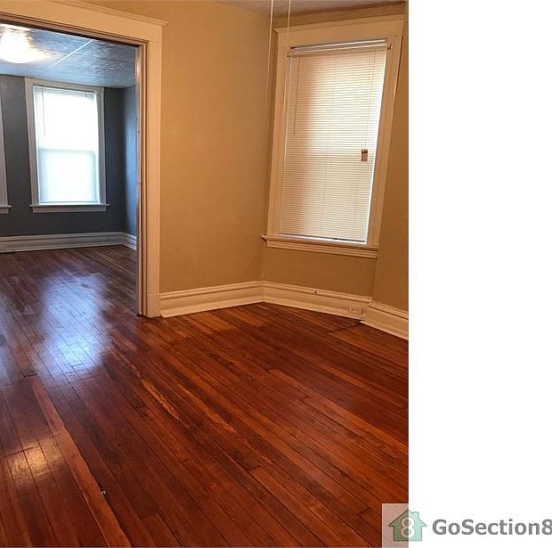 1st image of 4468 Clarence Ave #1