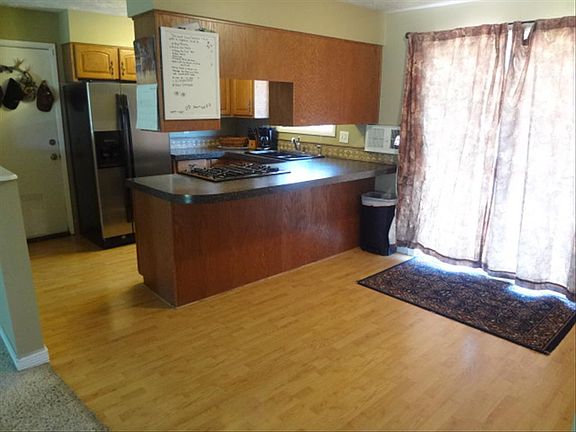4th image of 1213 Dickson Ave
