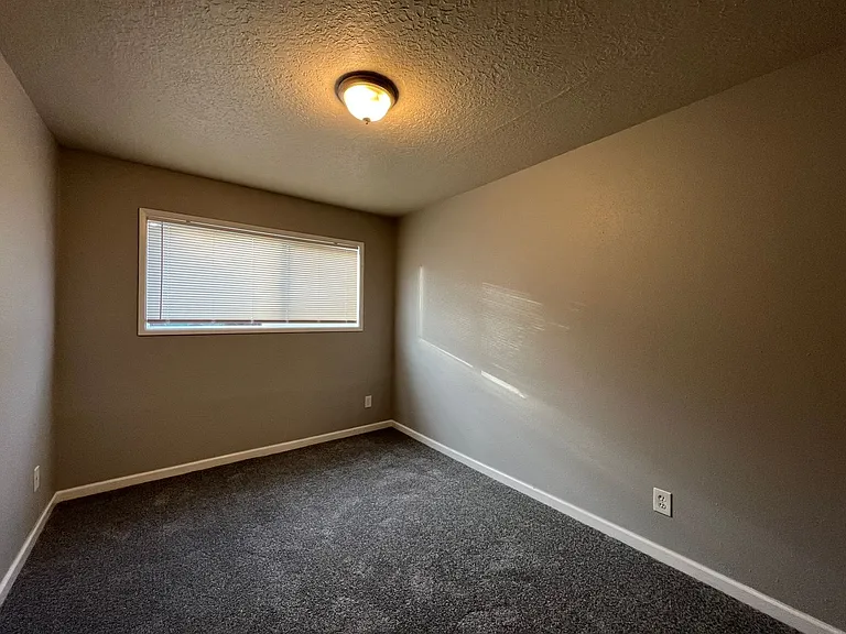 15220 SE Stark St #1-21 — Photo 54