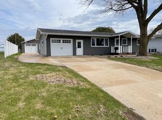 605 Maple Ln, Spring Valley, MN 55975