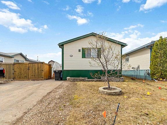 2nd image of 240 NW McKinlay Cres