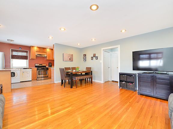 3rd image of 25616 60th Ave