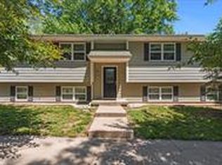 312 N 8th St APT D, Leavenworth, KS 66048