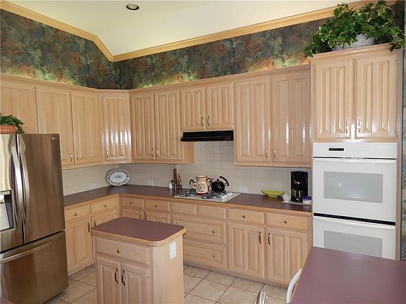 4th image of 5901 Summer Point Dr
