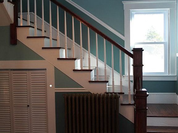 Entry, door on left back to living room and the kitchen nook