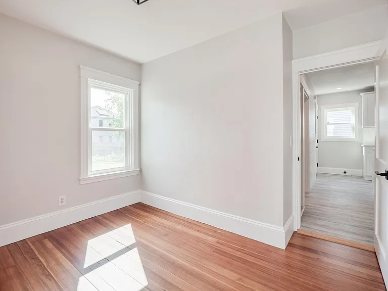 75 Calder St — Photo 14