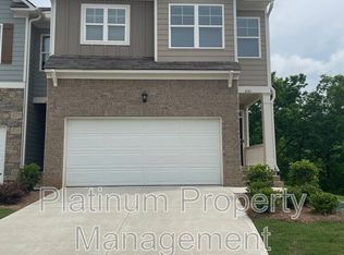 551 Stoneybrook Dr, Dahlonega, GA 30533