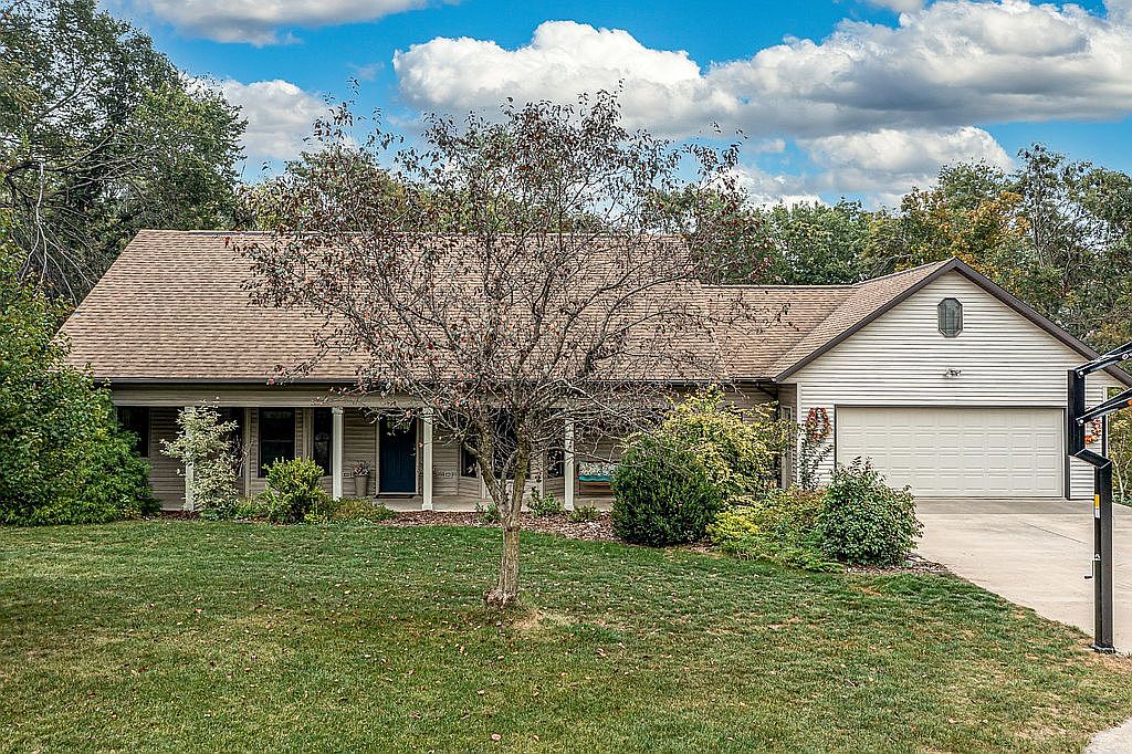 2753 Royal Oaks Dr NW, Swisher, IA 52338 Zillow