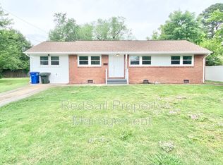 3 Burke Ave, Newport News, VA 23601