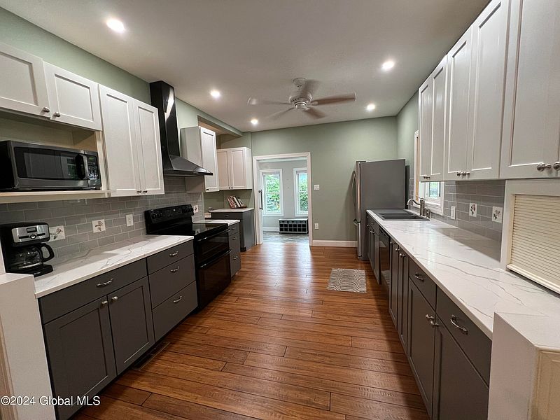 4th image of 116 Crandall Street