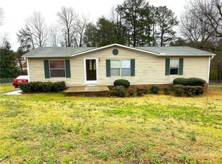 23011 McDonald Point Rd, Seneca, SC 29672