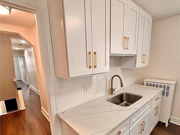 5th image of 1550 Northampton St #2