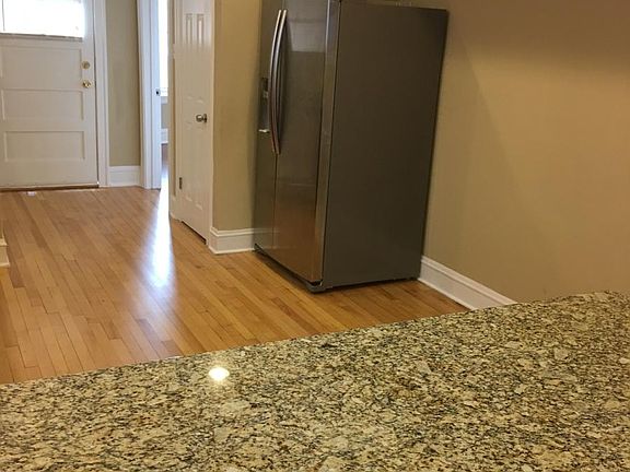 4th image of 5536 N Artesian Ave APT 2