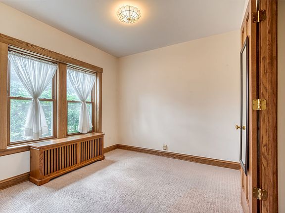 5th image of 6030 W Waveland Ave