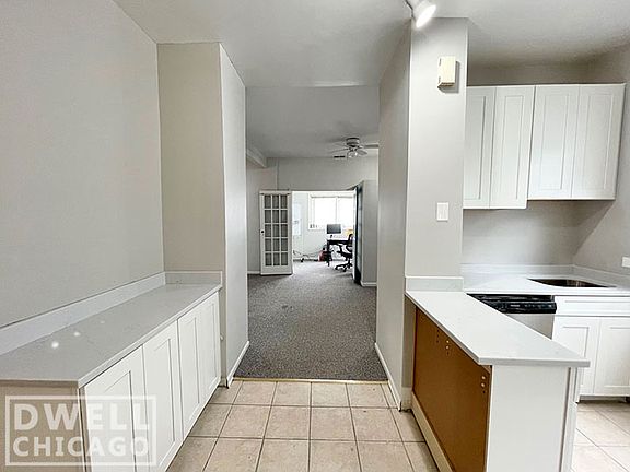 4th image of 3631 N Hermitage Ave #2R