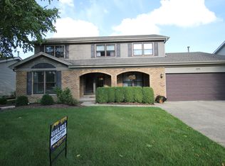 1305 S Point Ct, Schaumburg, IL 60193