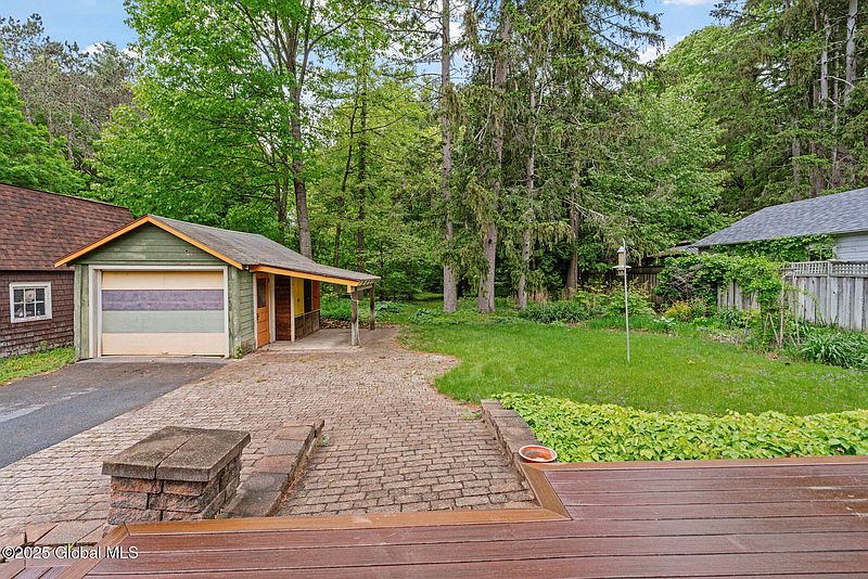 3rd image of 406 Northern Pines Road