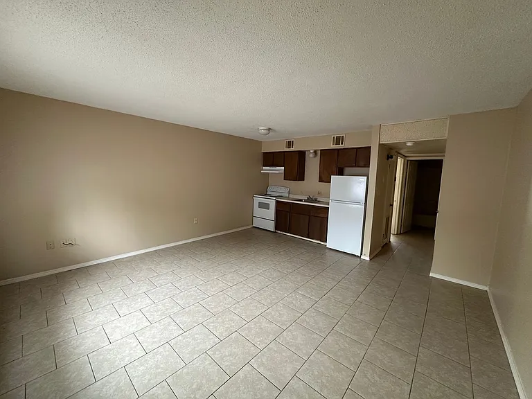 1200 E East St — Photo 5