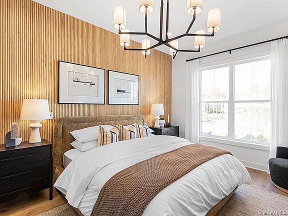 4th image of 3020 Eastview Lane #113