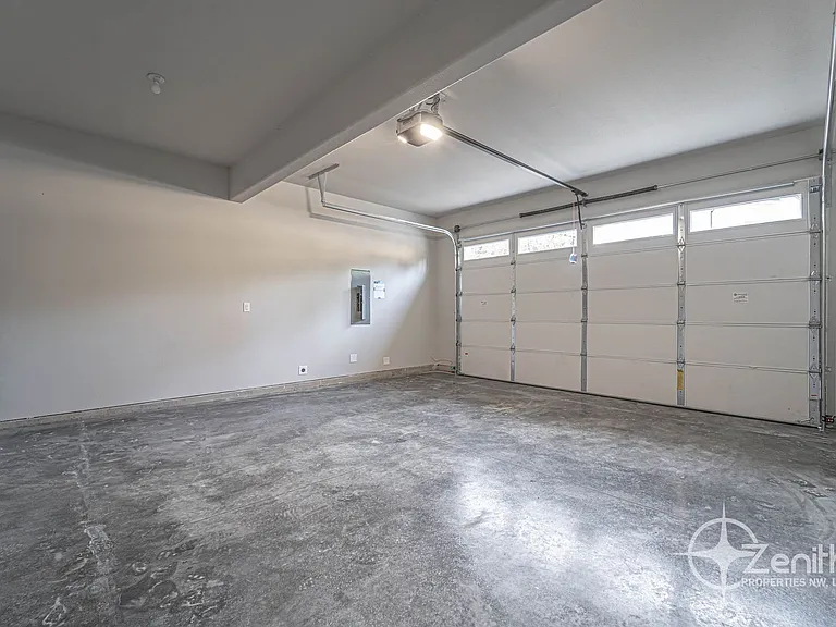 4924 NE 2nd Ct — Photo 14