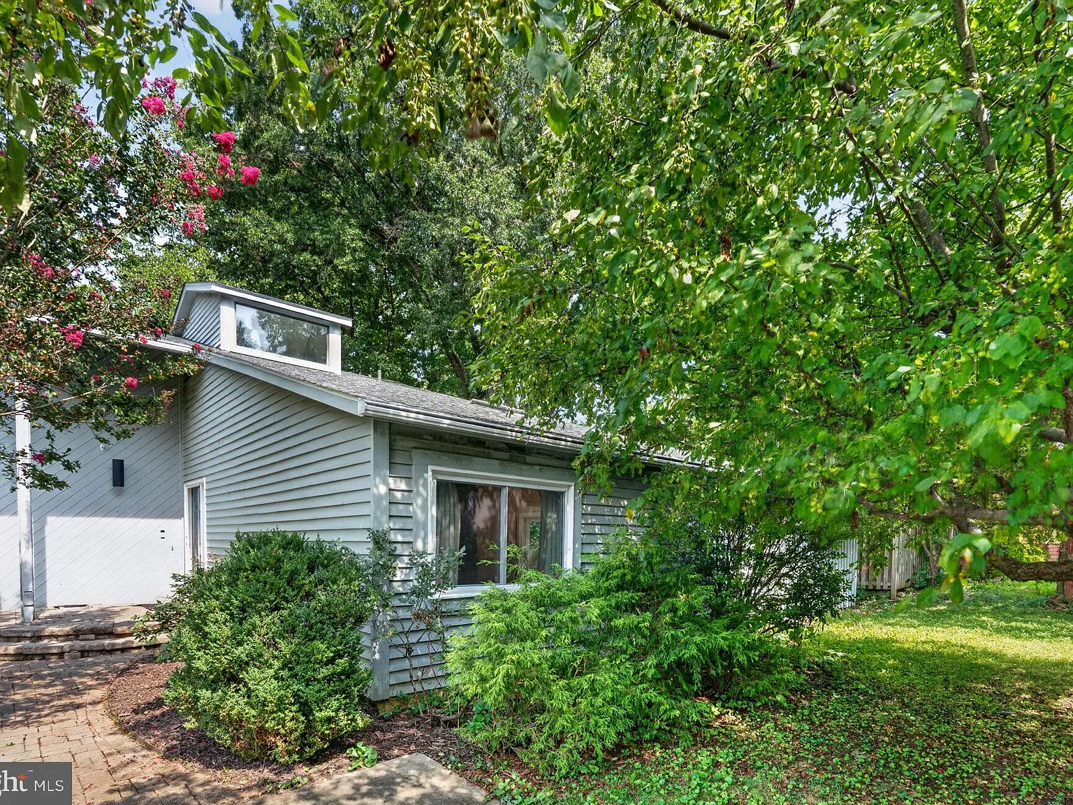 4 bed, 2.0 bath, 1920 sqft, $3,300 — Photo 1