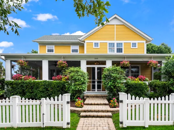 200 Ranney Ave, Vernon Hills, IL 60061