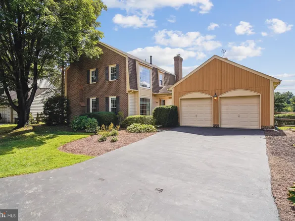 9912 Dellcastle Rd, Gaithersburg, MD 20886