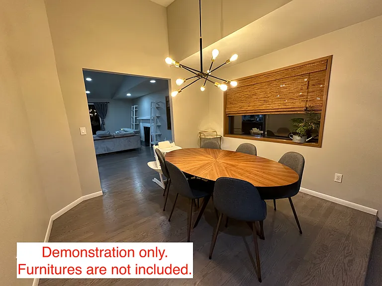Dining room demonstration. Furnitures are not included.