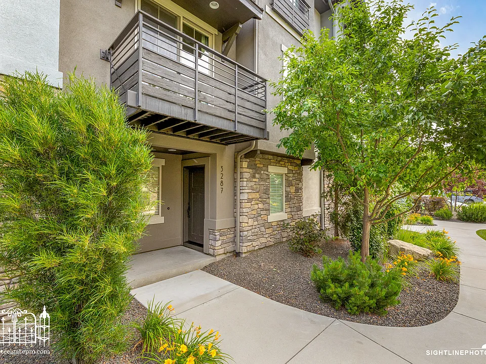 3287 E Thoroughbred Ln #3287