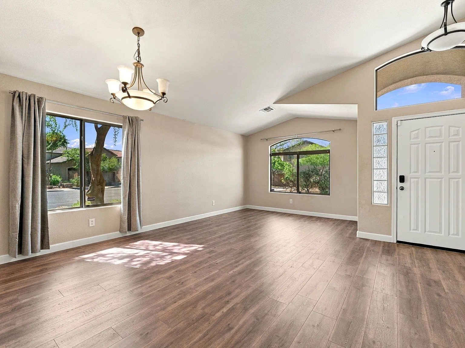 3 bed, 1522 sqft, $2,200 — Photo 4