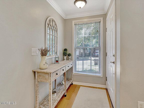 4th image of 86 Ironwood Court