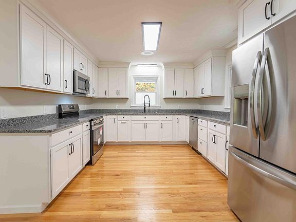 4th image of 4867 Browns Mill Rd