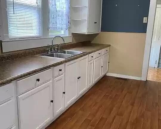 3rd image of 340 Riverside Dr