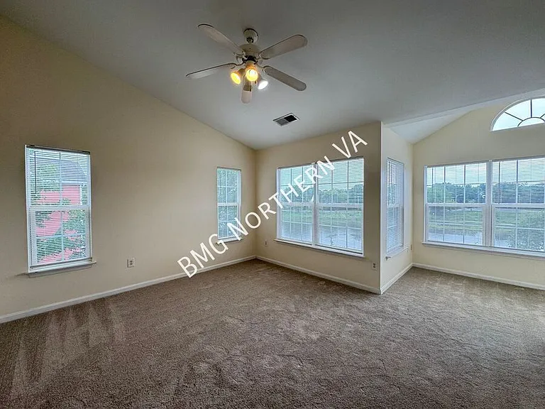 10230 Magnolia Grove Dr — Photo 12