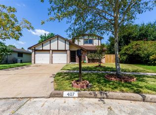 407 Tresch Ct, Webster, TX 77598
