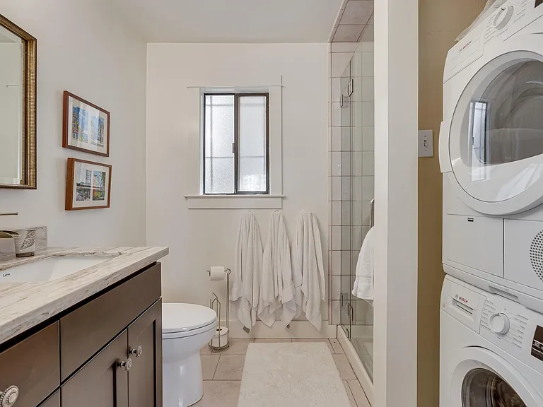 1398 Community Dr — Photo 37