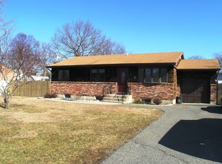 7 Seaford Ave, Mastic, NY 11950