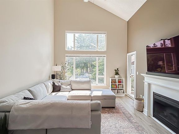 2nd image of 2823 Jacklin Rd #403