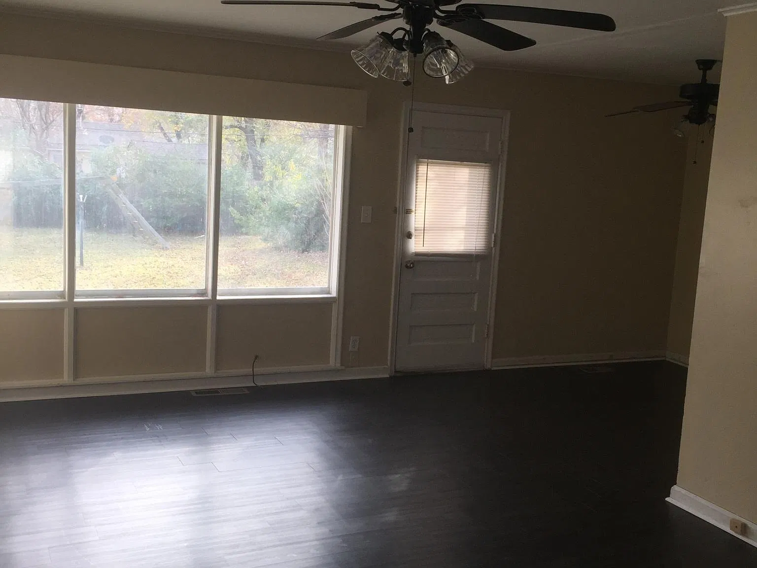 3 bed, 1043 sqft, $1,495 — Photo 2