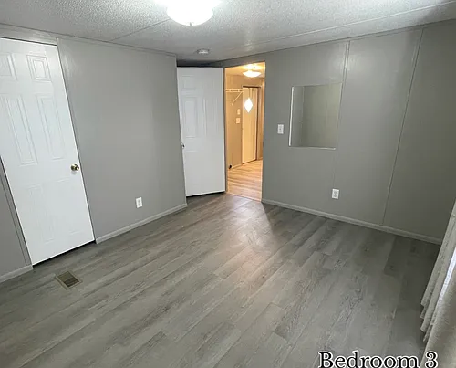 749 N Grady Ave Photo 1