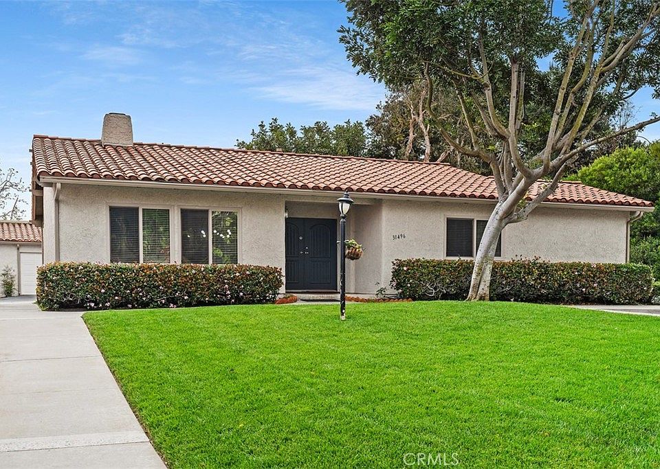 1st image of 31496 W Nine Dr