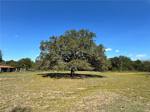 207 S Hedwig St, Riesel, TX 76682