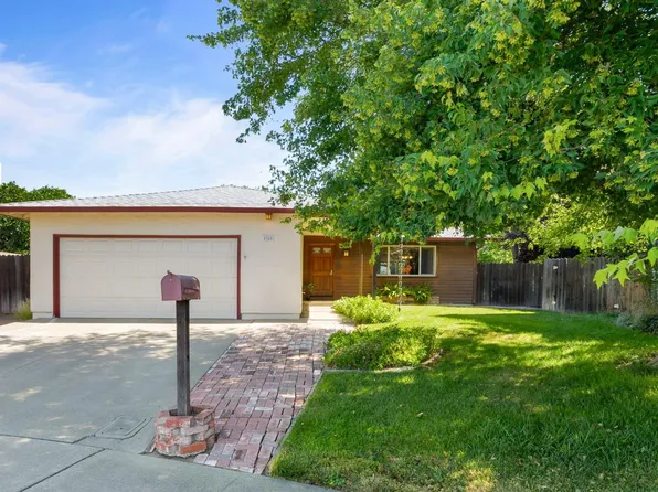 1360 Hemingway Court, Dixon, CA 95620