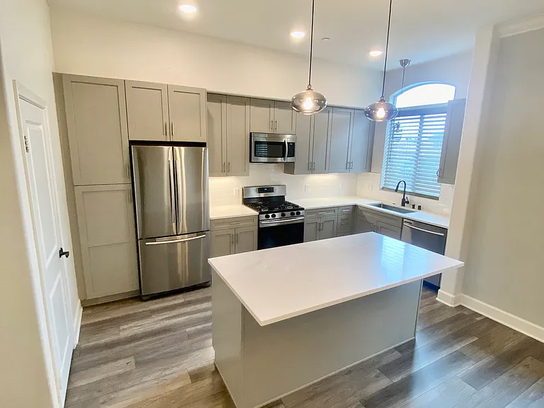 808 Ada St #1 — Photo 11