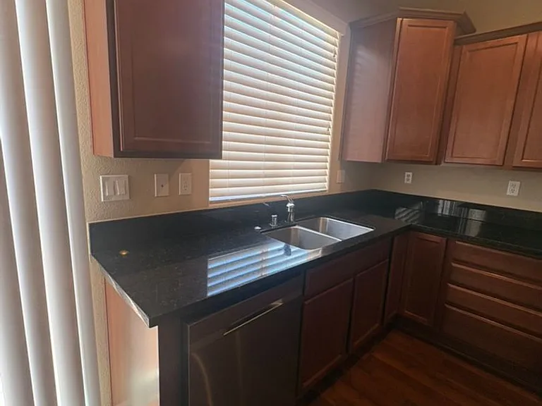 2827 Earthstone Dr — Photo 5