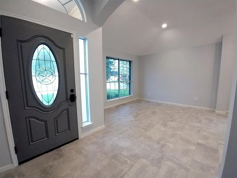 8911 Starlamp Ln — Photo 2