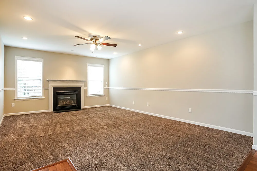 4 bed, 2.5 bath, 2176 sqft, $2,275 — Photo 4