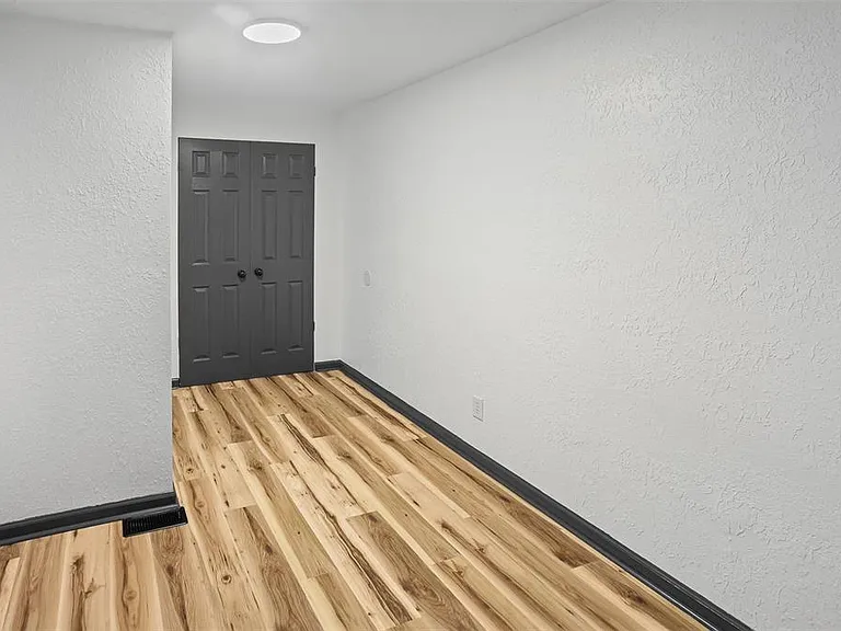 821 Niedringhaus Ave #A — Photo 10