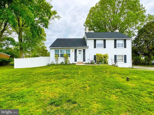 124 Westminster Dr, Wallingford, PA 19086