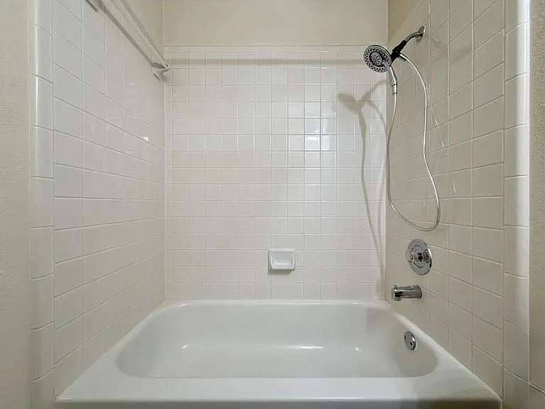 2200 Emmett Pkwy — Photo 23